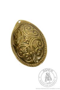 Jewellery%20and%20finery - Medieval Market, Oval brooch richly decorated with floral motifs